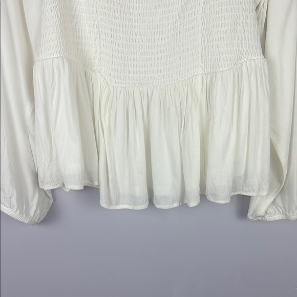 Torrid White Rayon Slub Smocked Bodice Long Sleeve Crop Blouse Size 1 - Picture 7 of 12